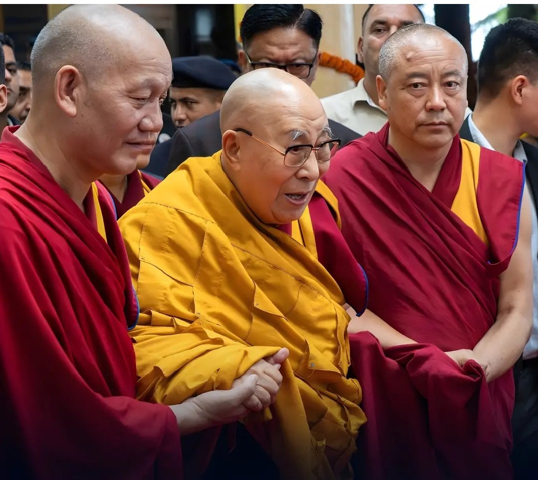 दलाई लामा से नाता तोड़नानेपाल में रह रहे तिब्बतियों की चेतावनी, तिब्बती समुदाय में भड़का चुनावी विवाद!